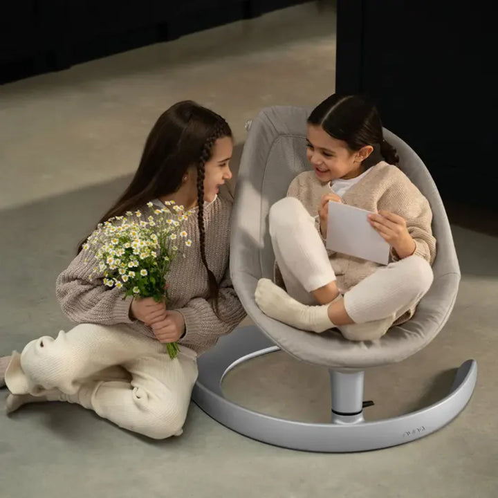 Nuna leaf™ grow swing