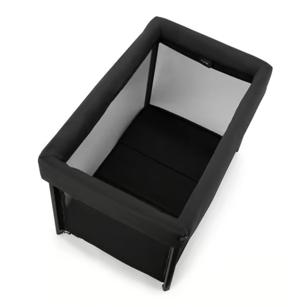 nuna paal™ travel cot (Caviar)