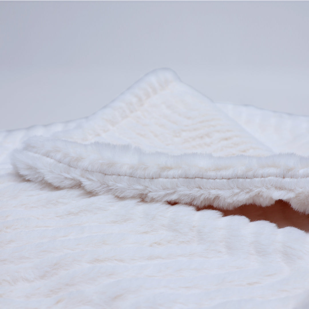 La Plume Winter Snuggle Blanket