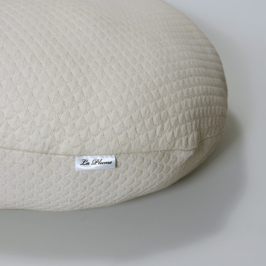 La Plume Feeding Pillow