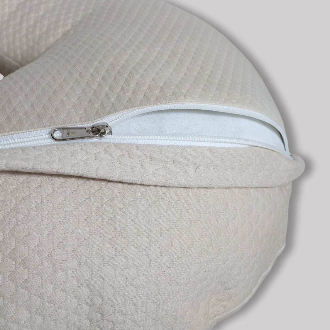 La Plume Feeding Pillow