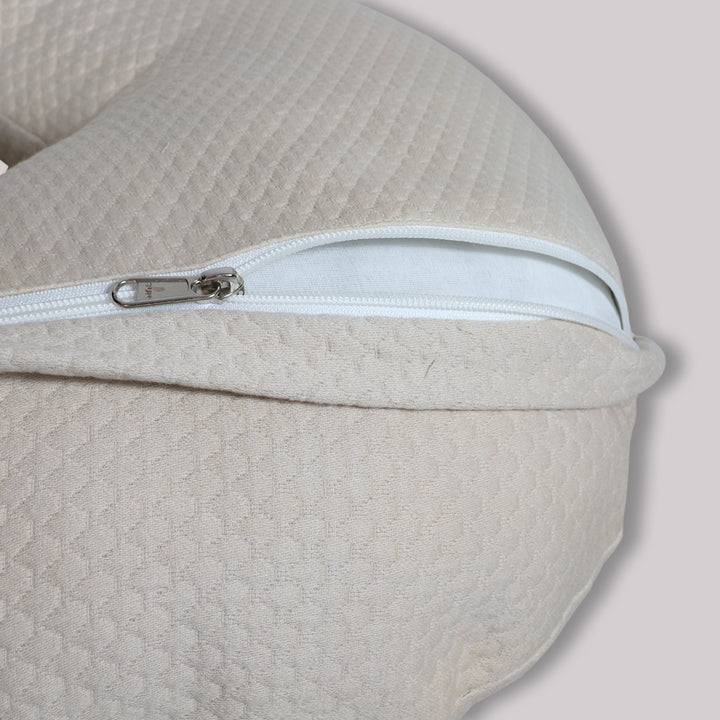 La Plume Feeding Pillow