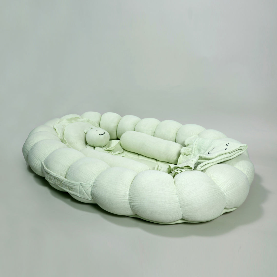 La Plume Baby Cloud Nest – Cozy, Organic &amp; Travel-Friendly