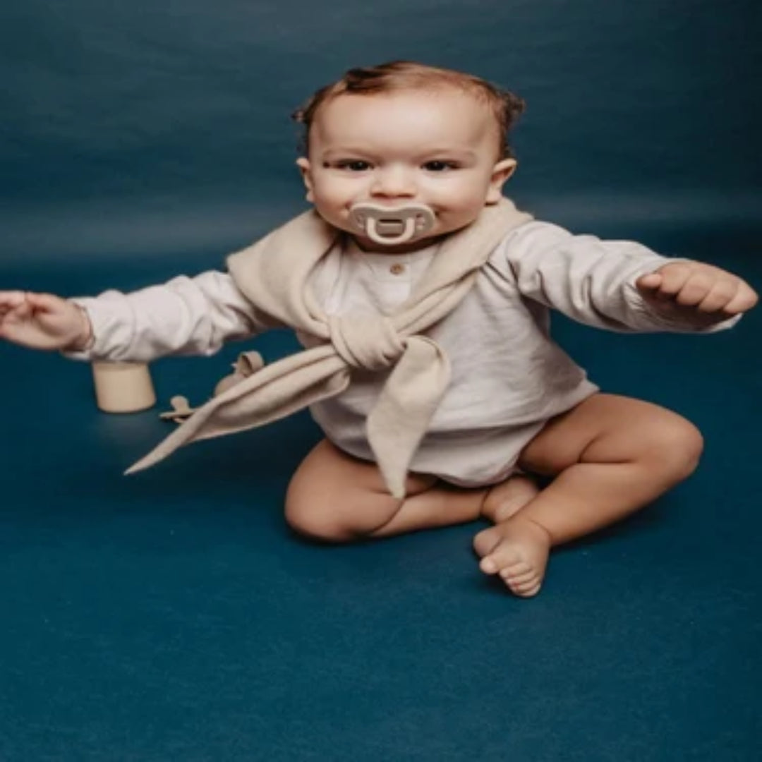 Suavinex Color Essence All Silicone Butterfly Soother with SX Pro Physiological Teat