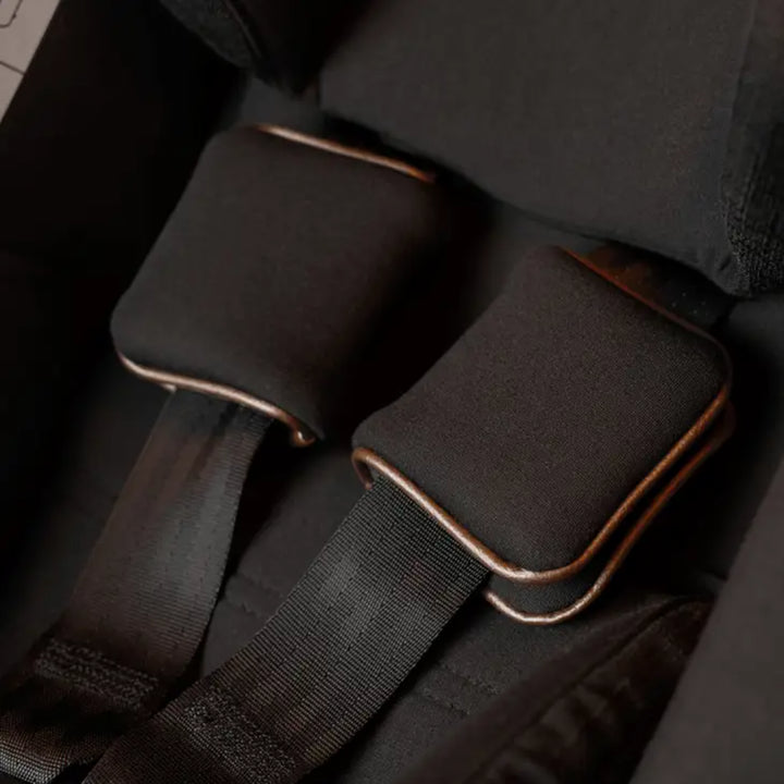Nuna pipa™ next infant car seat with adjustable headrest and harness