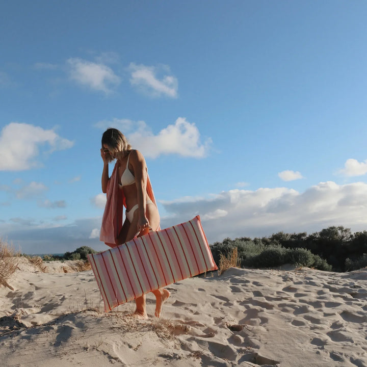 SUNNYLiFE Folding Seat - Summer Stripe Strawberry Sorbet