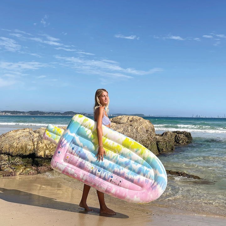 SUNNYLiFE Luxe Lie-On Float - Ice Pop Tie Dye