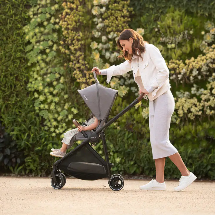 Nuna ixxa™ stroller (Riveted)