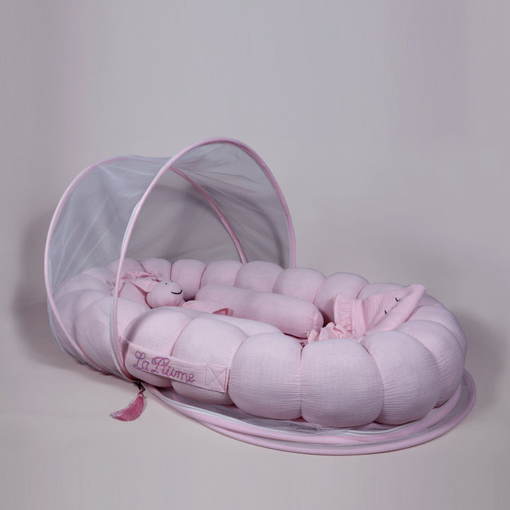 La Plume Baby Cloud Nest – Cozy, Organic & Travel-Friendly