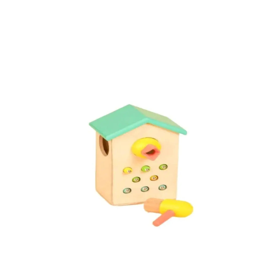 Curious Cub Magnetic Bird Feeder